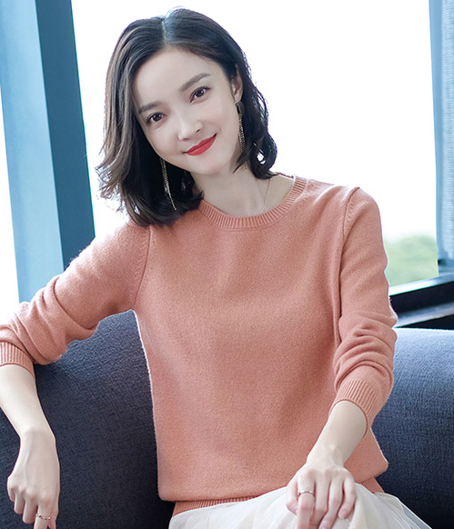 <b>定制毛衣哪个店比较好？羊毛衣定制推荐鑫杰佳服装</b>